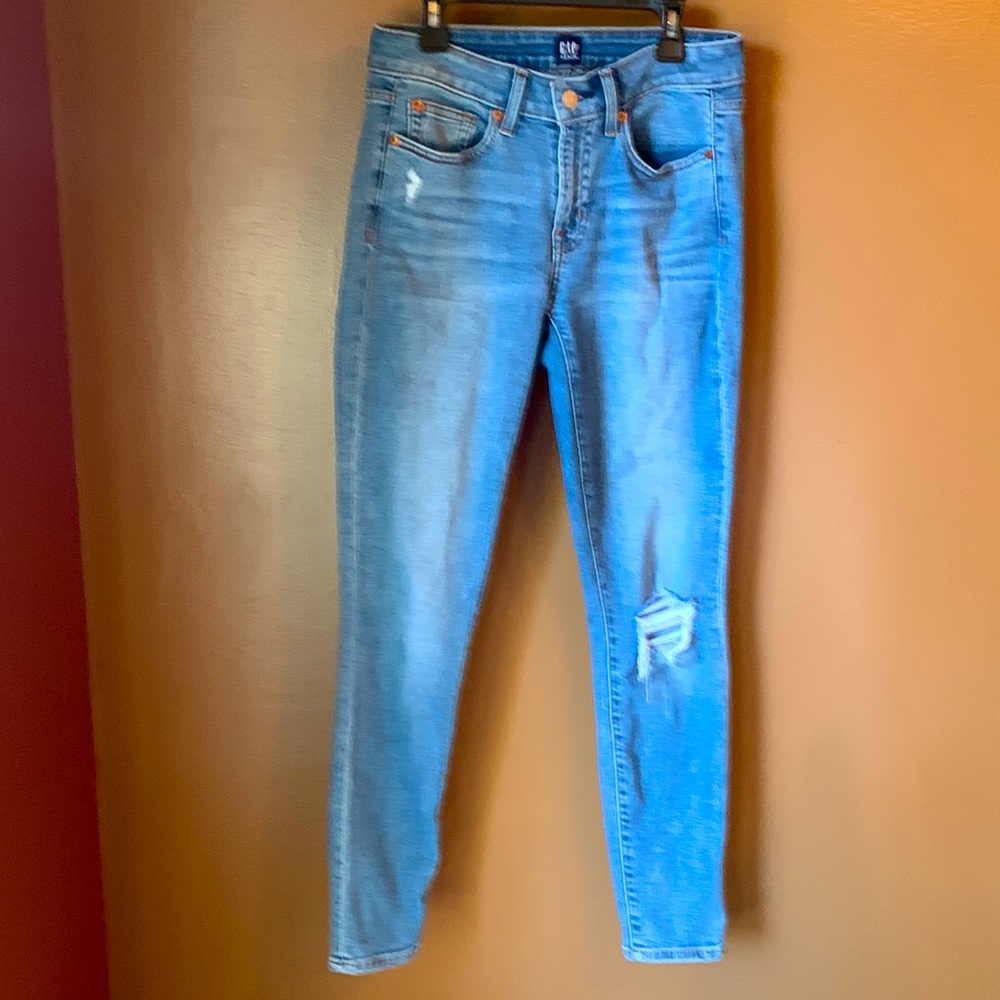 Women’s GAP jeans. Size 27 Reg.